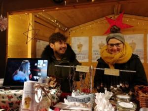 Weihnachtsmarkt - Unser fleißiges Team (2/2)